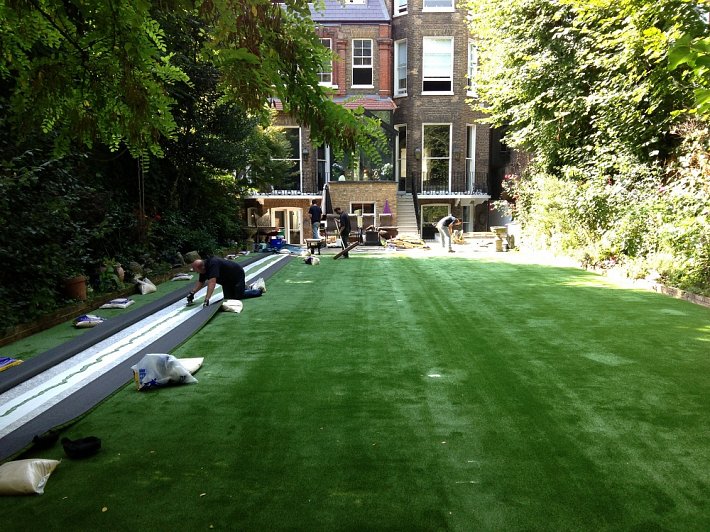 Leisure Lawn installation at Private Notting Hill address.